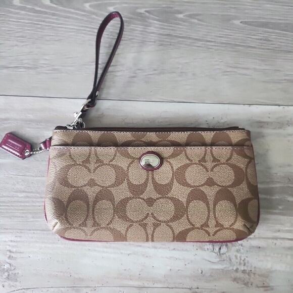 Coach PEYTON Signature GO-GO Wristlet Clutch F49965 Maroon Tan - Picture 1 of 16